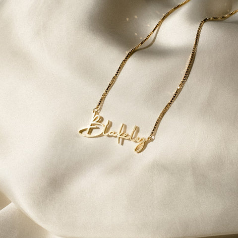 CUSTOMIZE NAME LOCKET